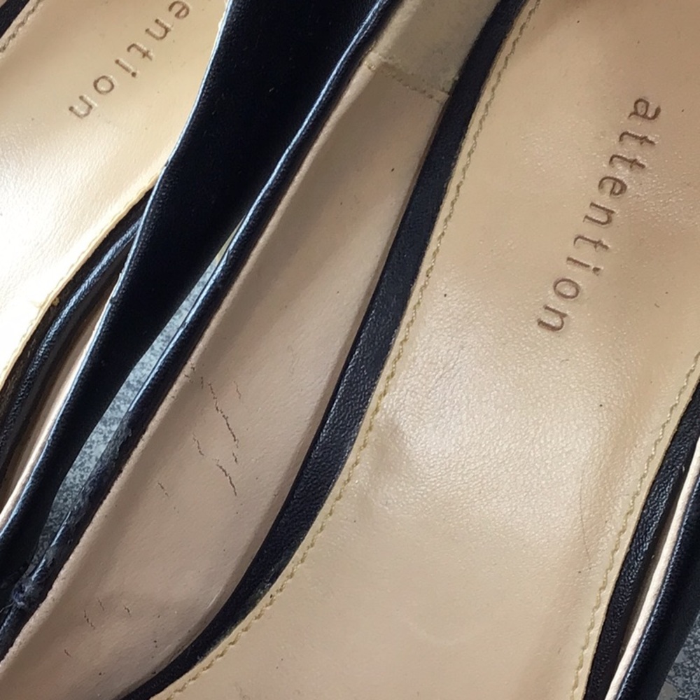Attention ‘Tyanna’ Black Faux Leather Point Toe Stacked Heel Pumps Sz.8.5 - Picture 7 of 10